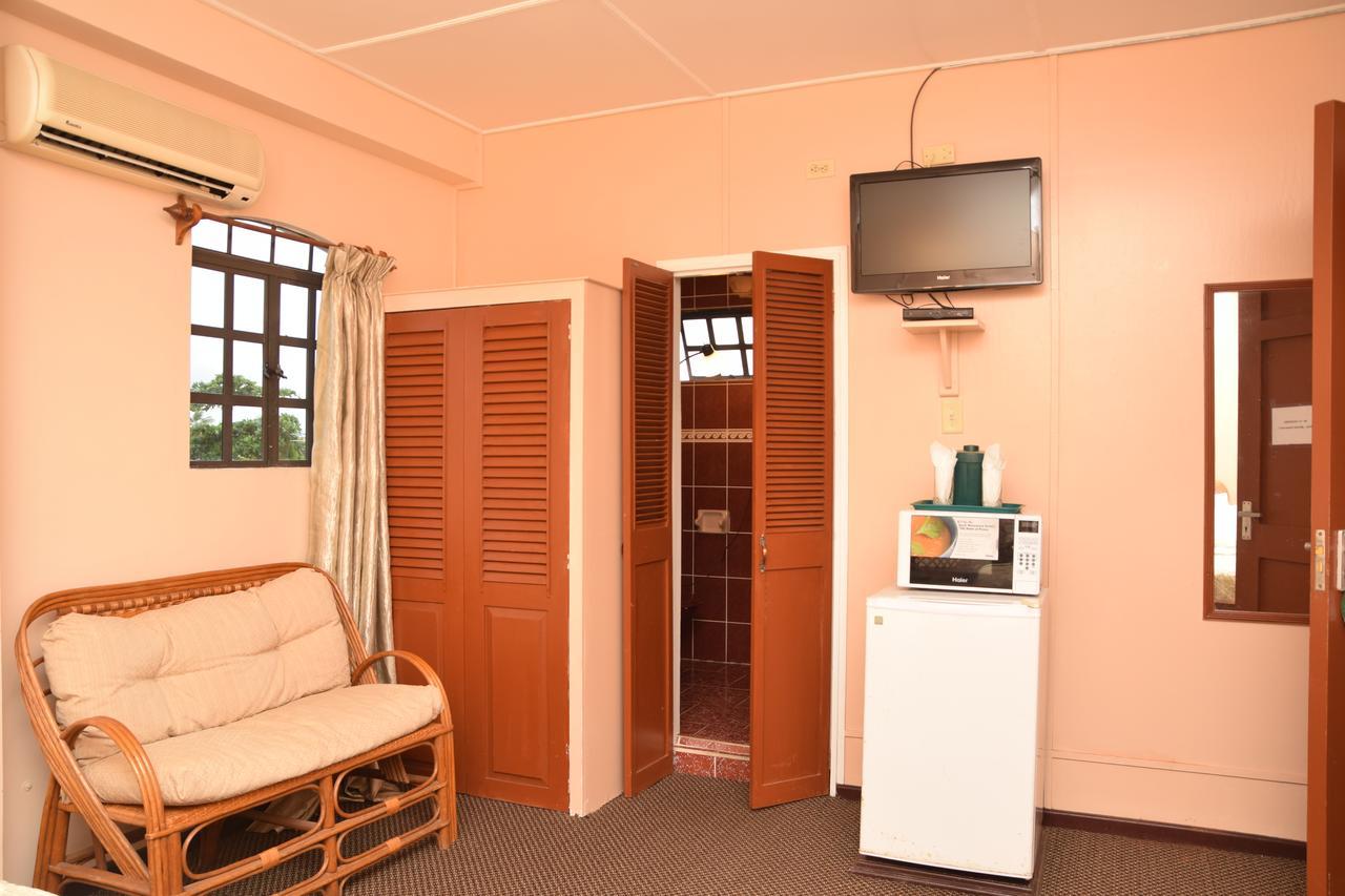 Windjammer International Cuisine & Comfort Inn Georgetown Dış mekan fotoğraf