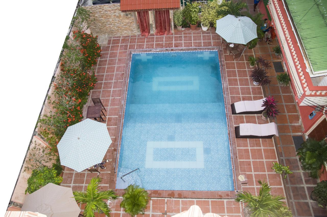 Windjammer International Cuisine & Comfort Inn Georgetown Dış mekan fotoğraf