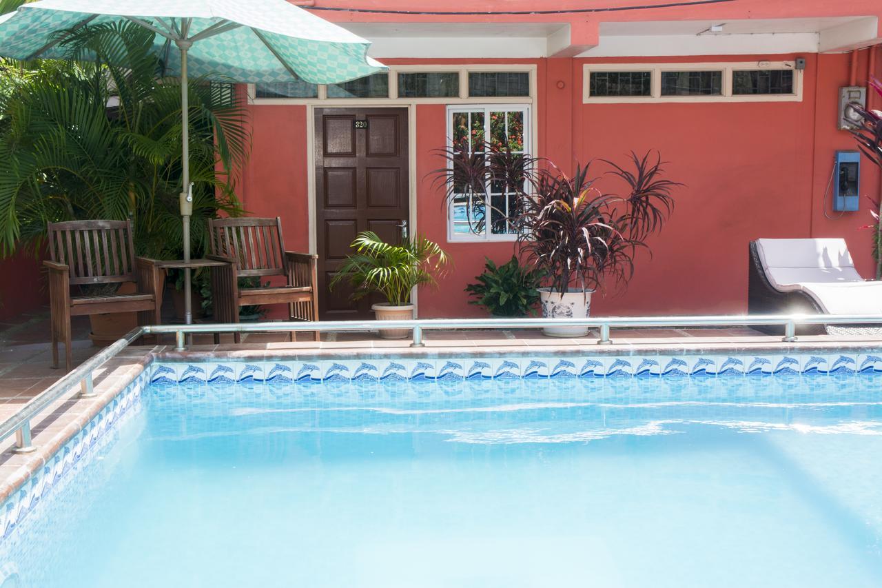 Windjammer International Cuisine & Comfort Inn Georgetown Dış mekan fotoğraf