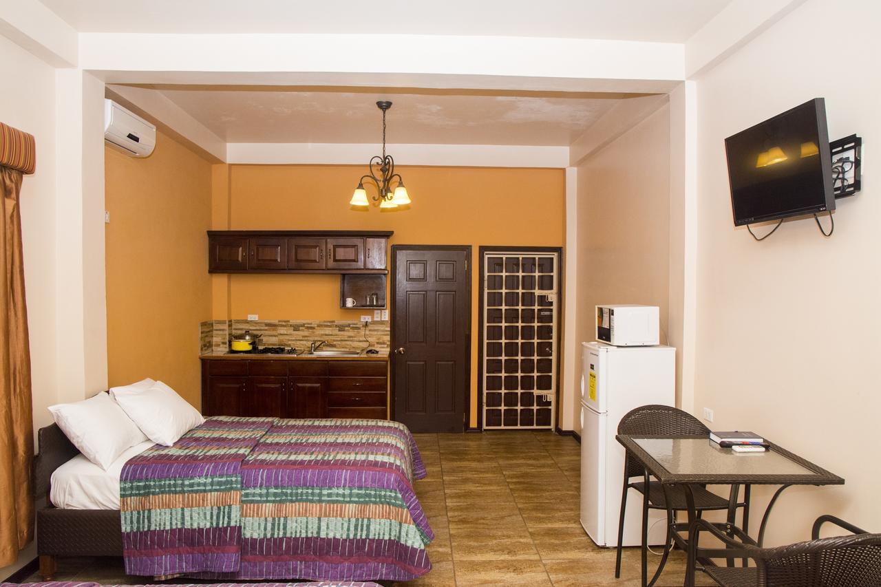 Windjammer International Cuisine & Comfort Inn Georgetown Dış mekan fotoğraf