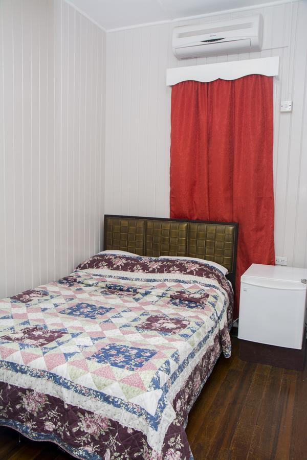 Windjammer International Cuisine & Comfort Inn Georgetown Oda fotoğraf