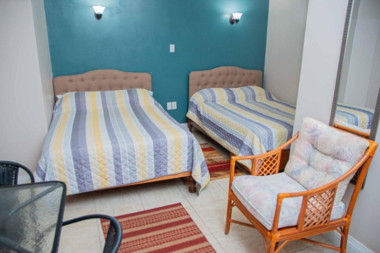 Windjammer International Cuisine & Comfort Inn Georgetown Dış mekan fotoğraf